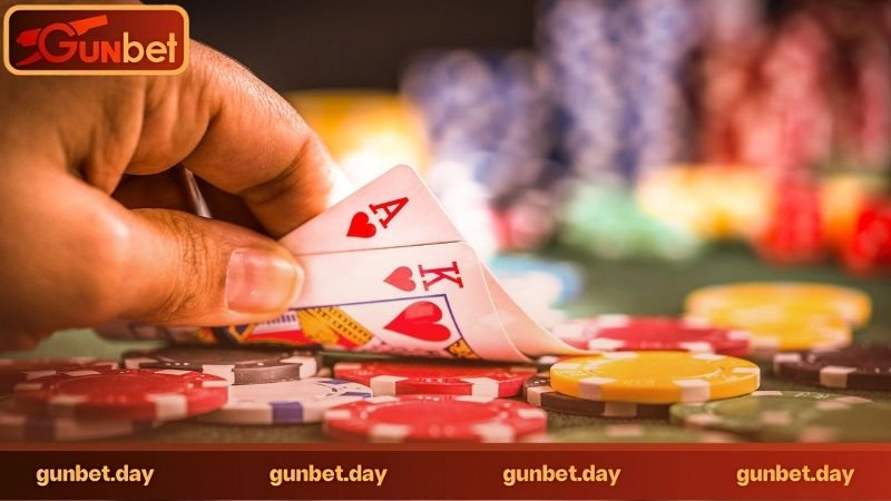 Làm thế nào để chơi poker trên Gunbet?