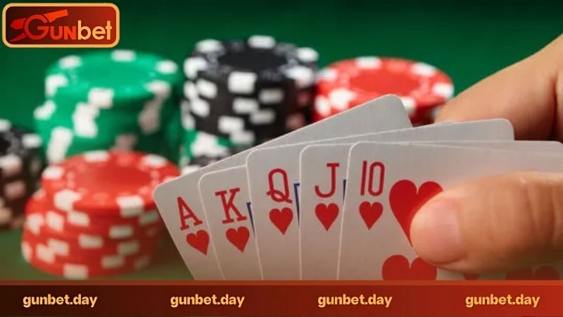 Poker trên Gunbet có hỗ trợ chơi trực tiếp không?